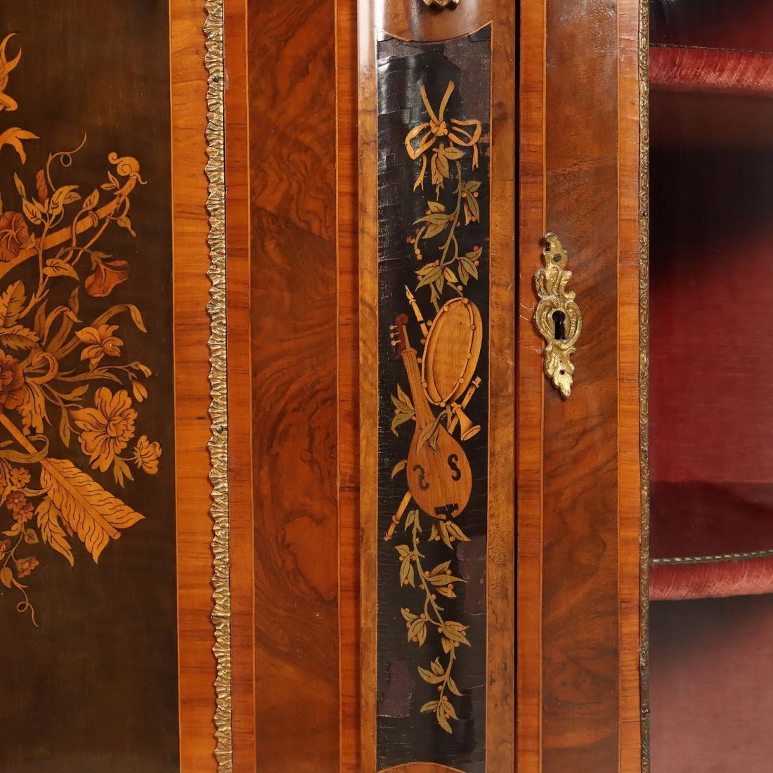 Antique Cabinet Various Wood Essences United Kingdom XIX Century