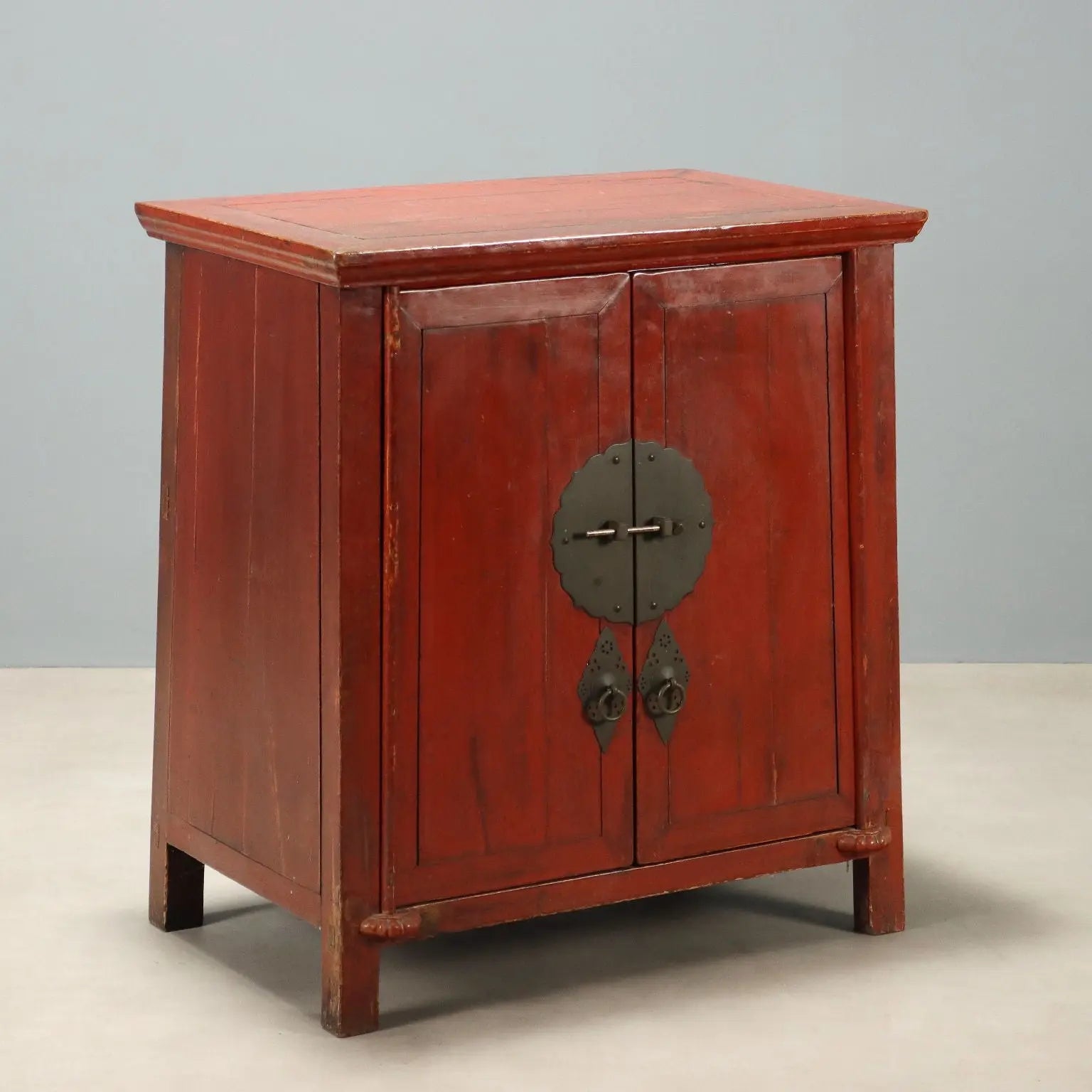 Antique Cupboard Chinoiserie Style Lacquered Wood XX Century