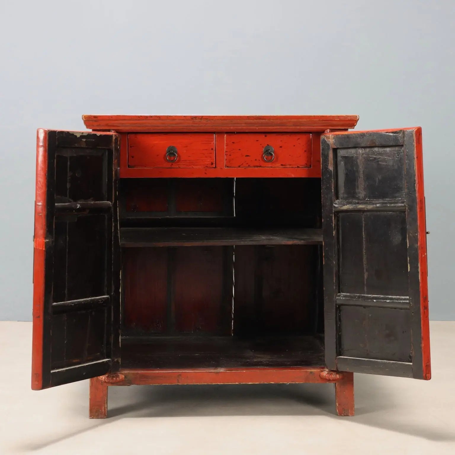 Antique Cupboard Chinoiserie Style Lacquered Wood XX Century