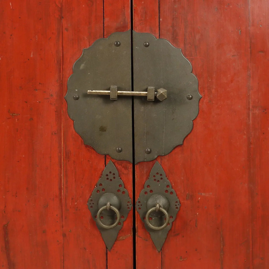 Antique Cupboard Chinoiserie Style Lacquered Wood XX Century
