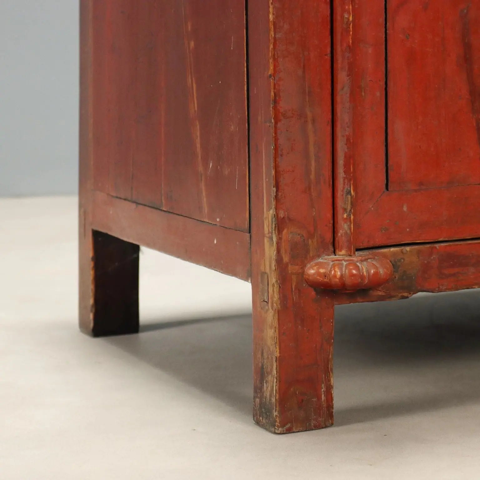 Antique Cupboard Chinoiserie Style Lacquered Wood XX Century