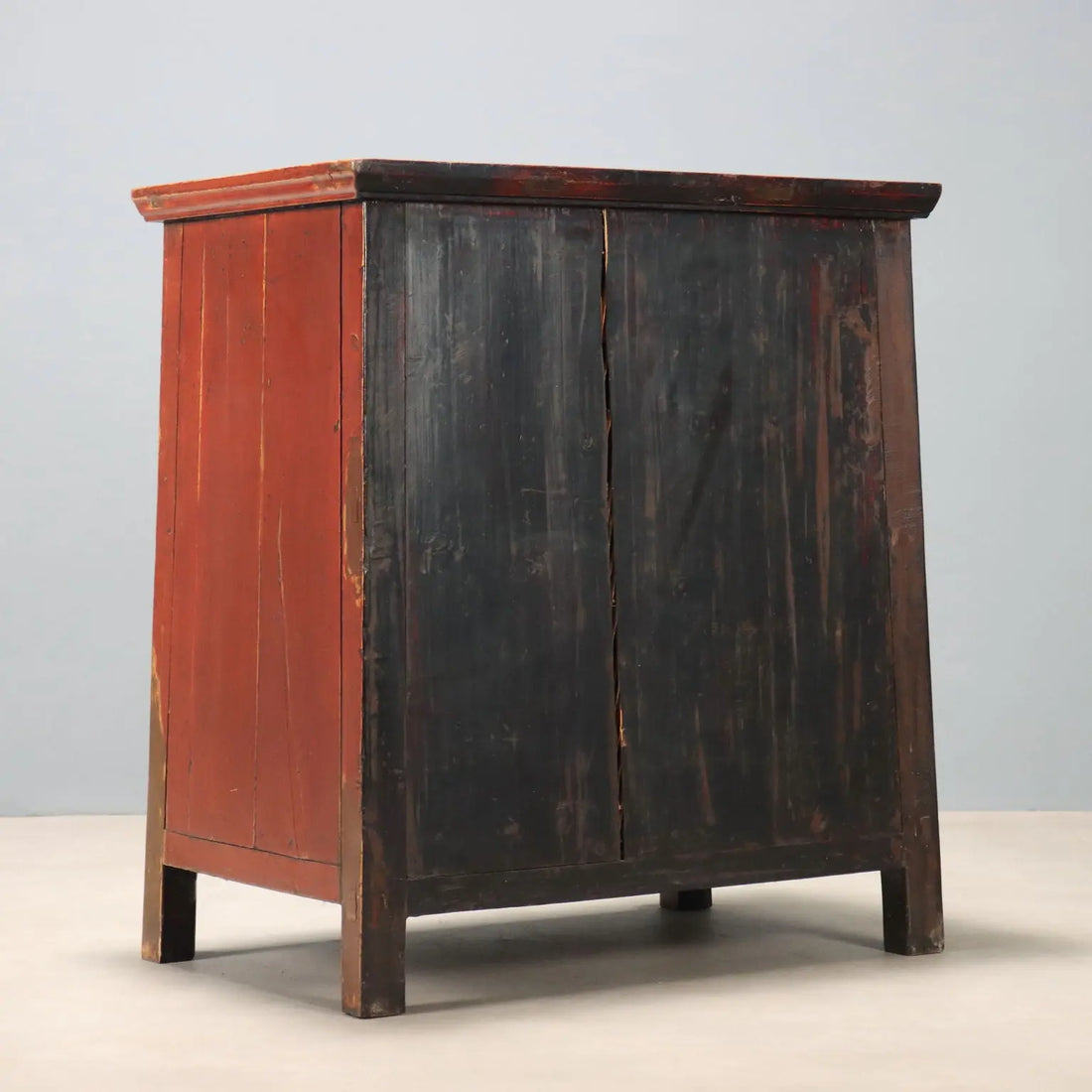 Antique Cupboard Chinoiserie Style Lacquered Wood XX Century
