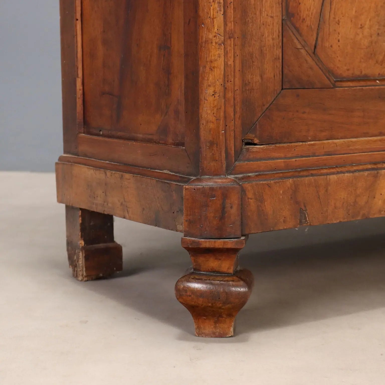 Antique Cupboard Umbertino Walnut Italy XIX Century
