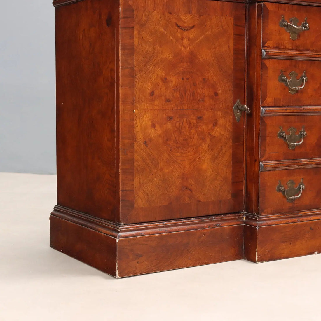 Antique Bookcase Oak 4 Doors United Kingdom XX Century