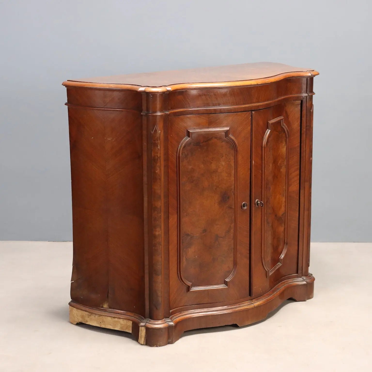 Umbertine Sideboard in Walnut - 19th Century