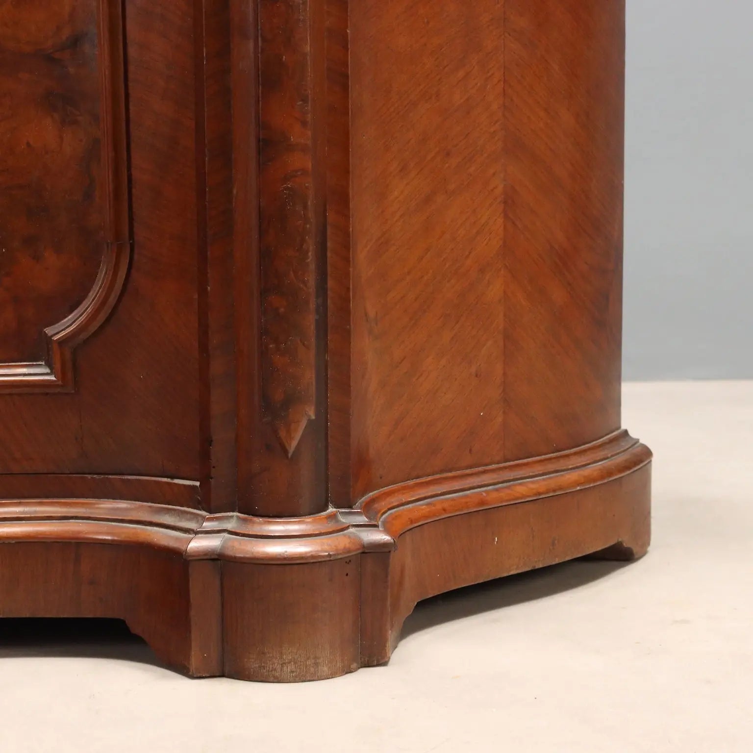 Umbertine Sideboard in Walnut - 19th Century