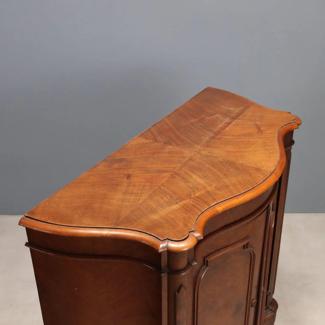 Umbertine Sideboard in Walnut - 19th Century