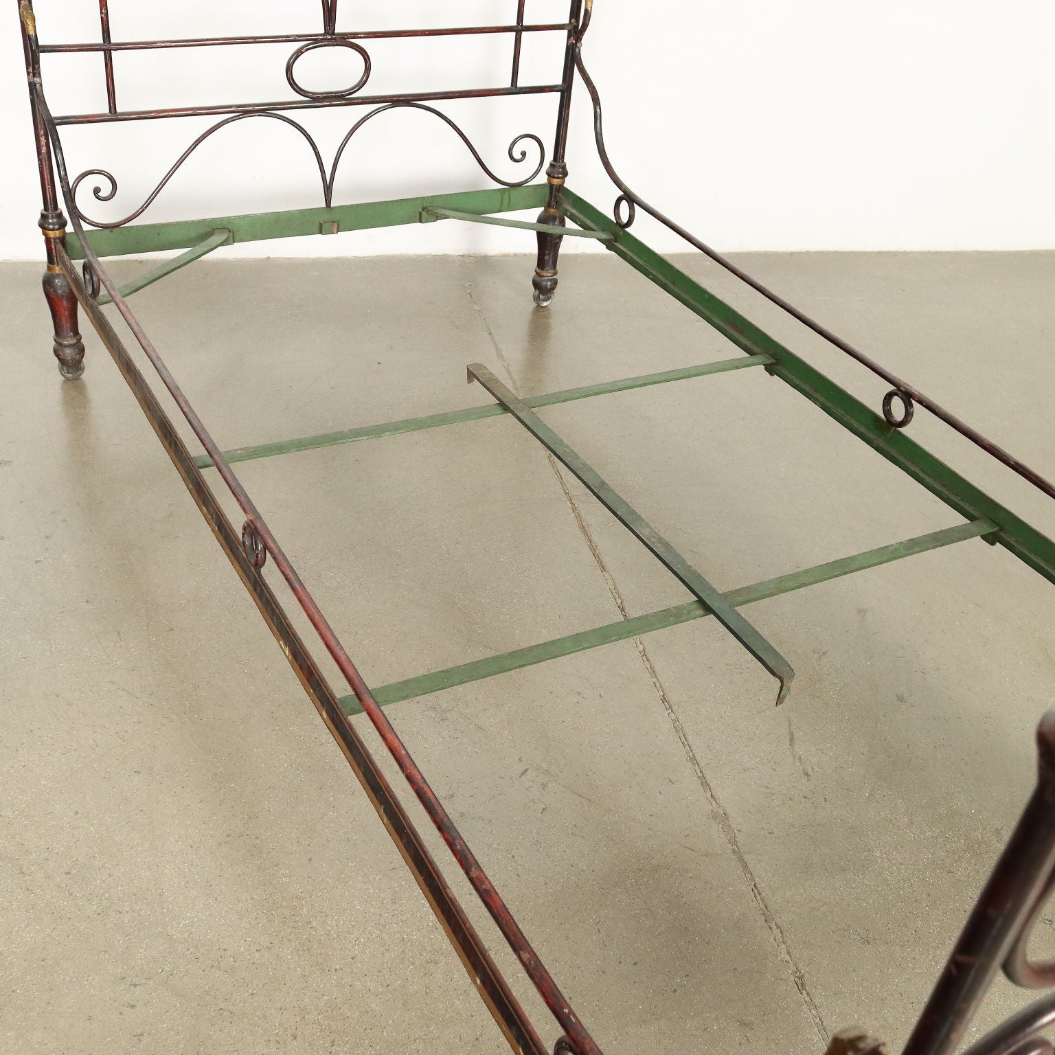  | Antiques  Beds & Headboards