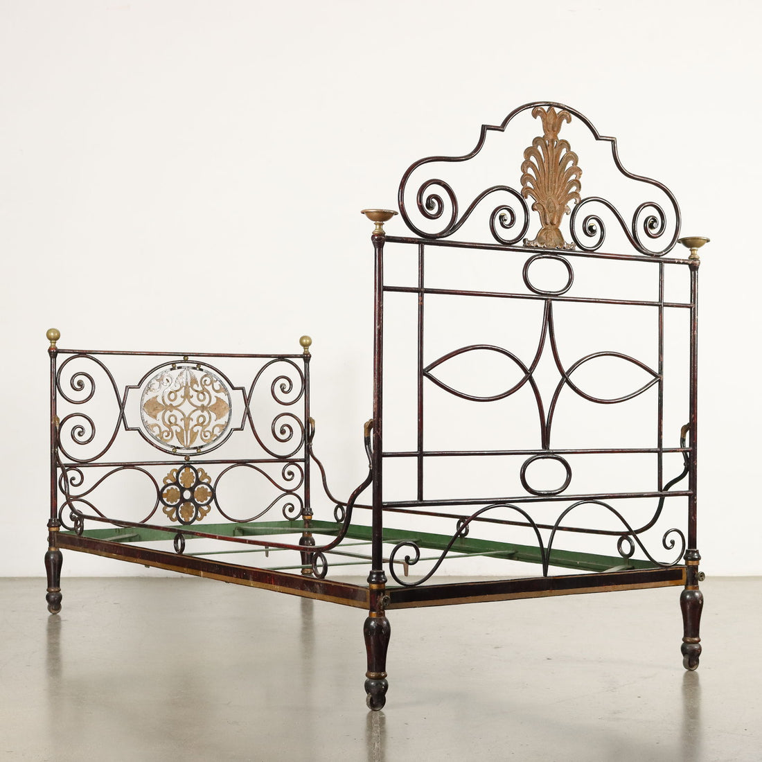  | Antiques  Beds & Headboards