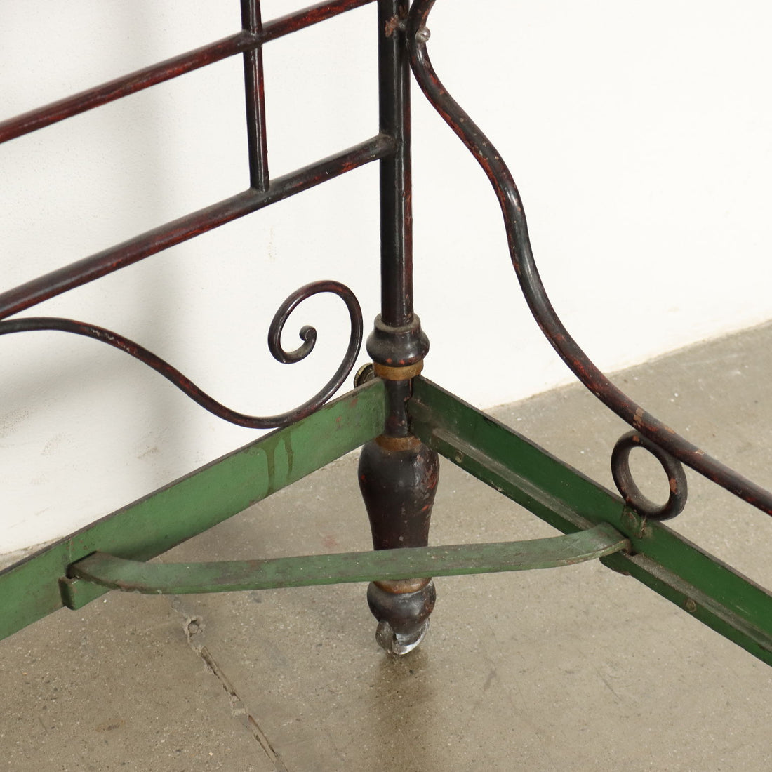  | Antiques  Beds & Headboards