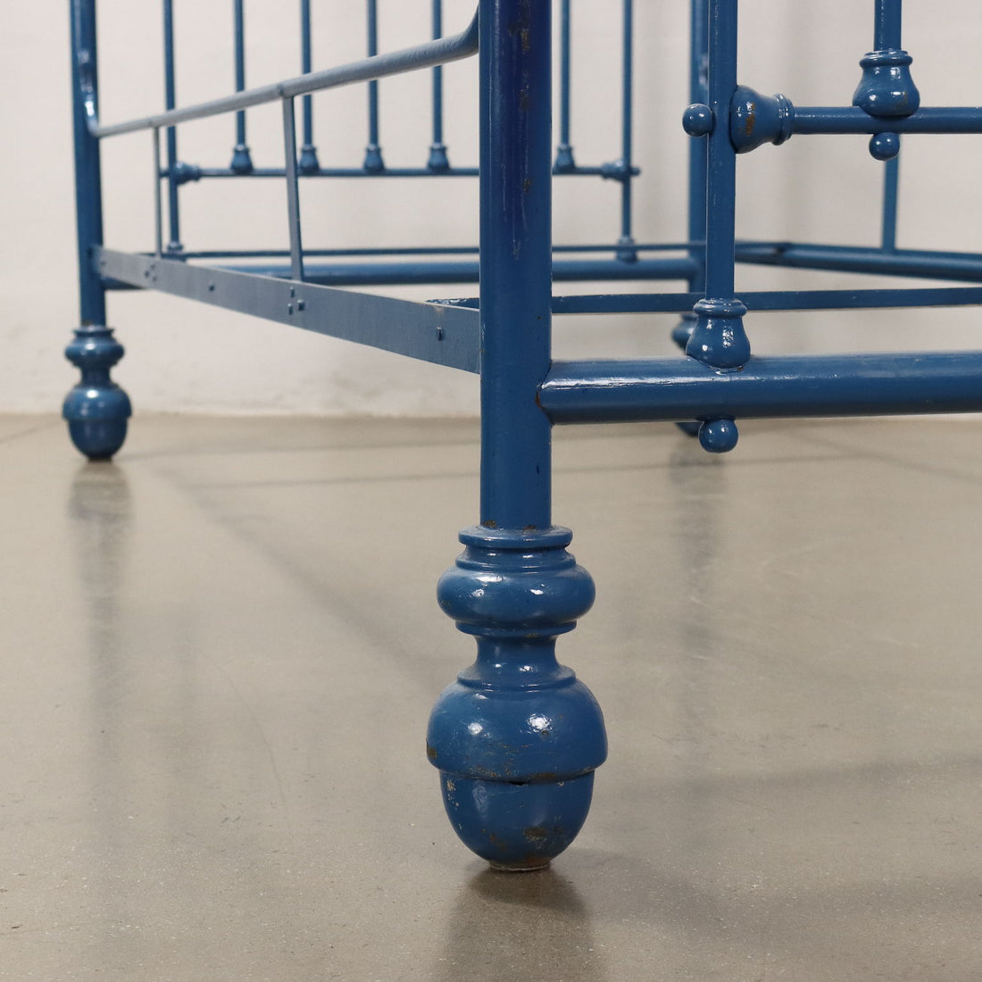  | Antiques  Beds & Headboards