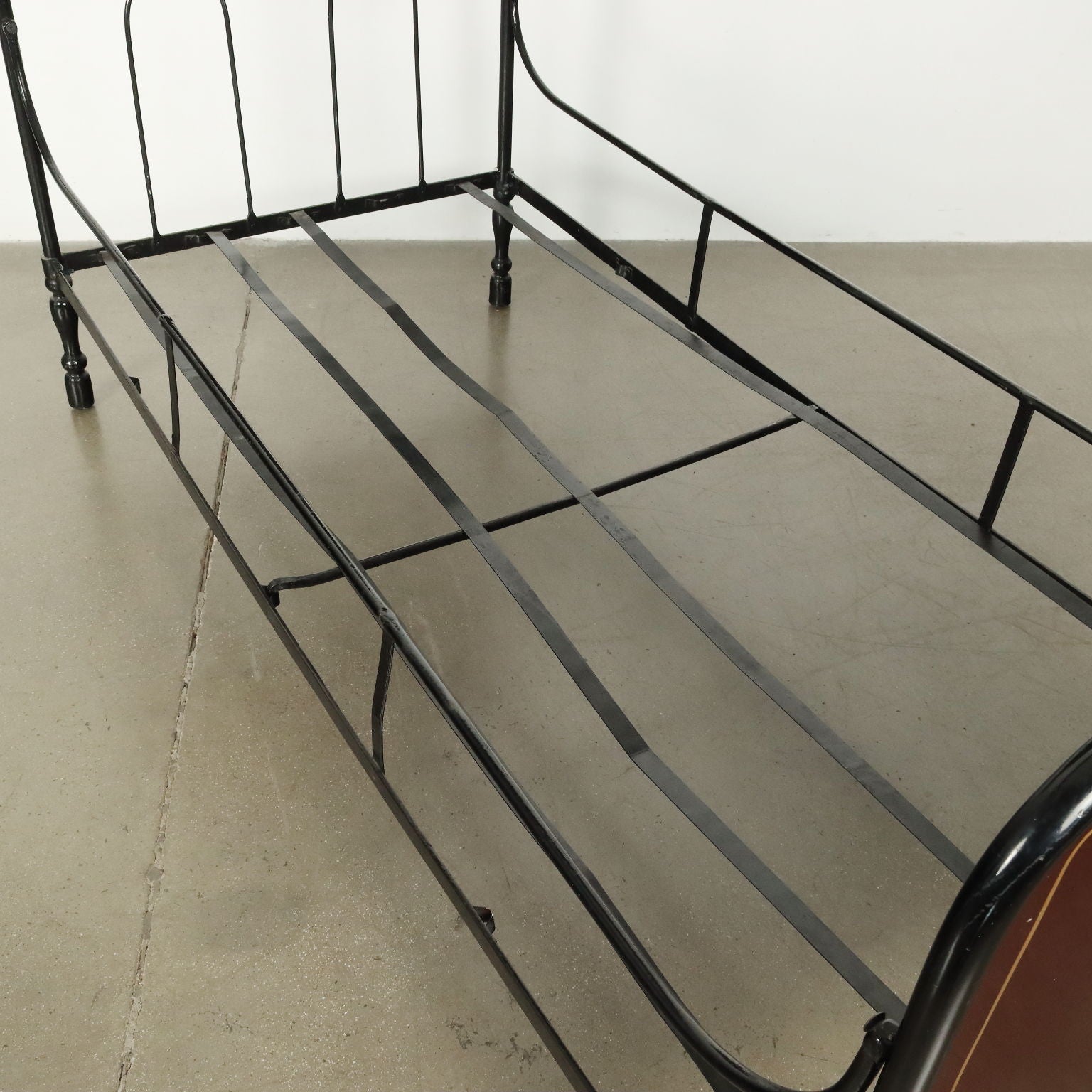  | Antiques  Beds & Headboards