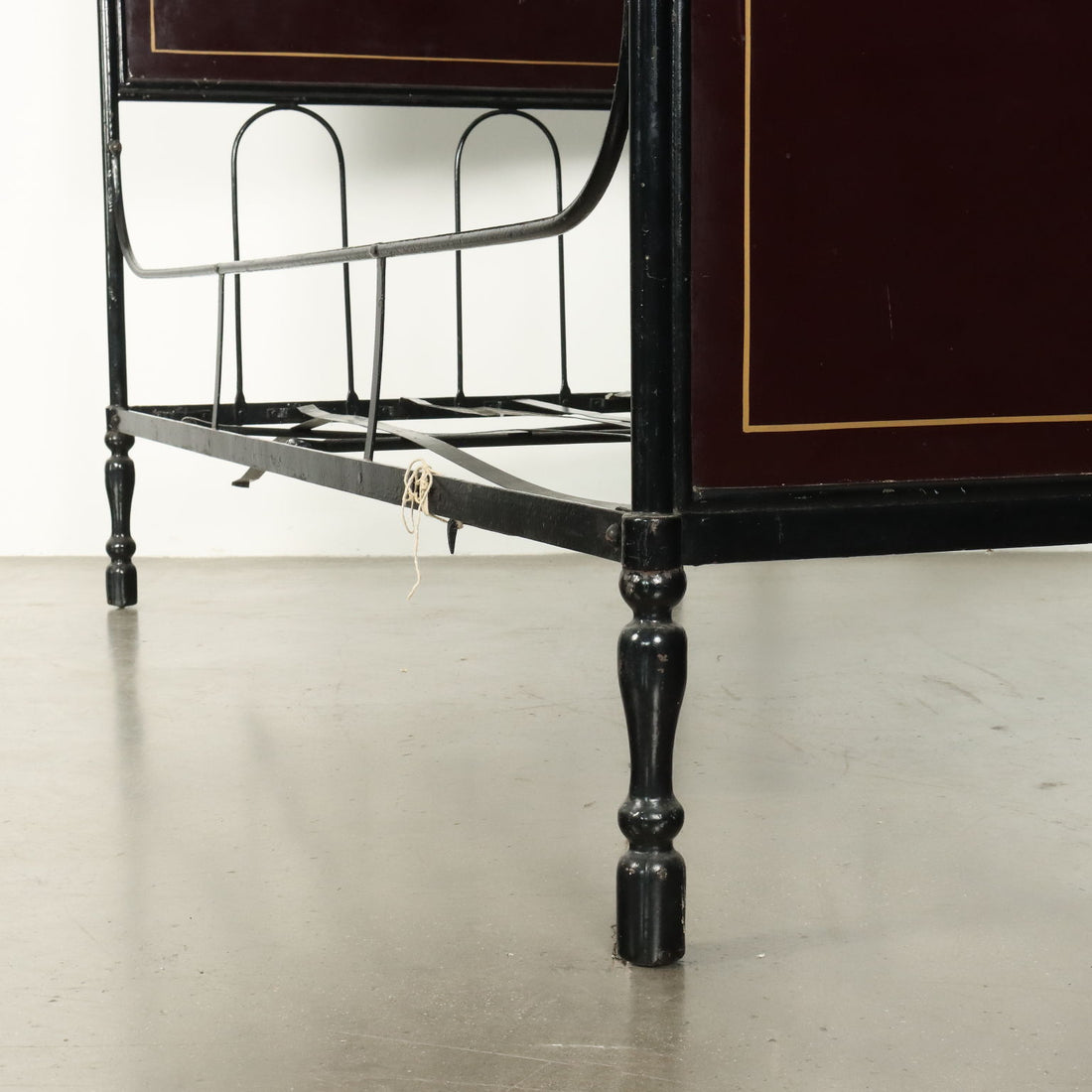  | Antiques  Beds & Headboards