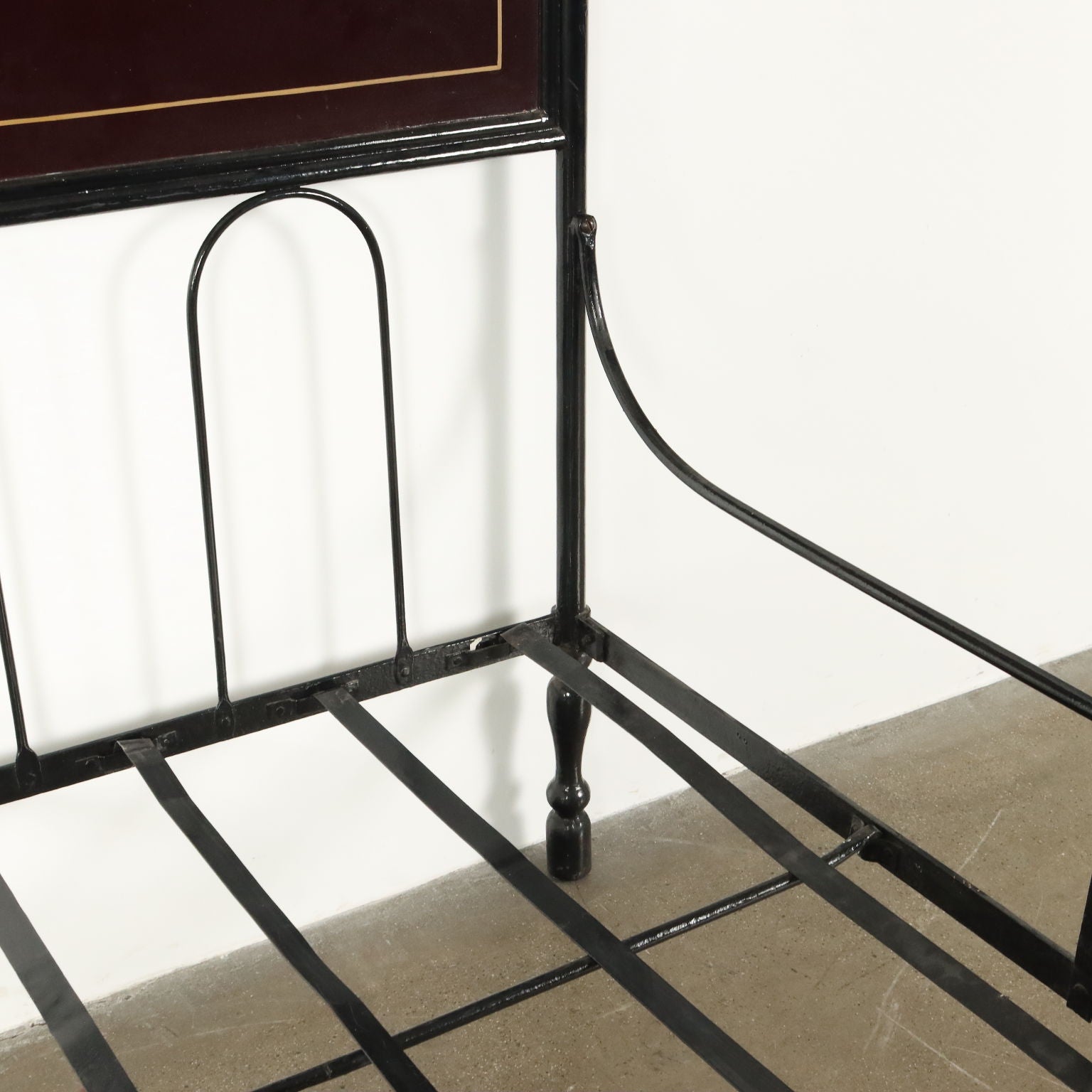  | Antiques  Beds & Headboards