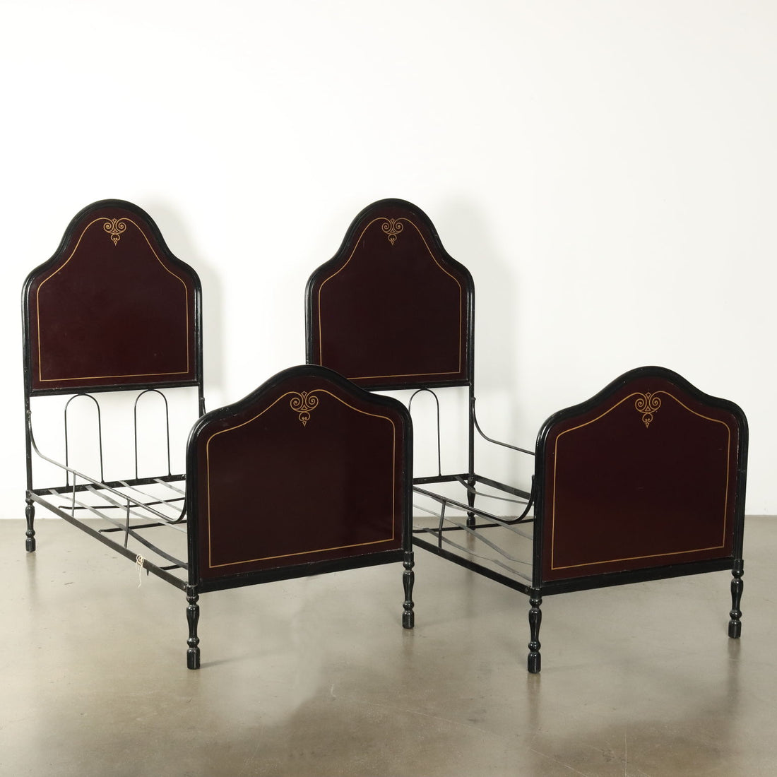  | Antiques  Beds & Headboards