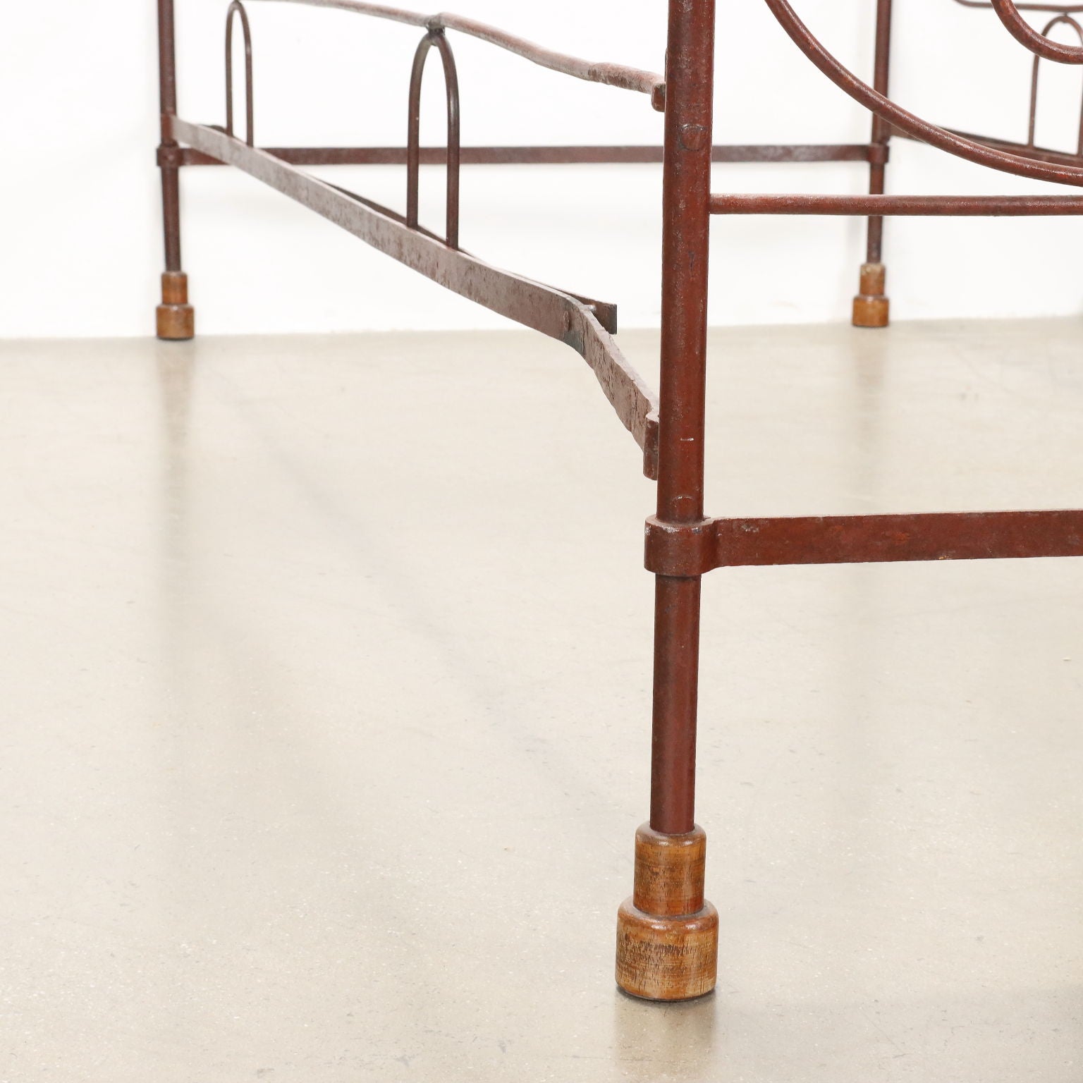  | Antiques  Beds & Headboards