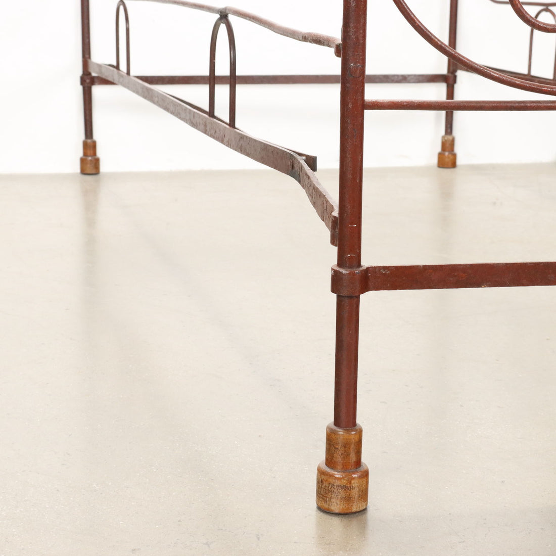  | Antiques  Beds & Headboards