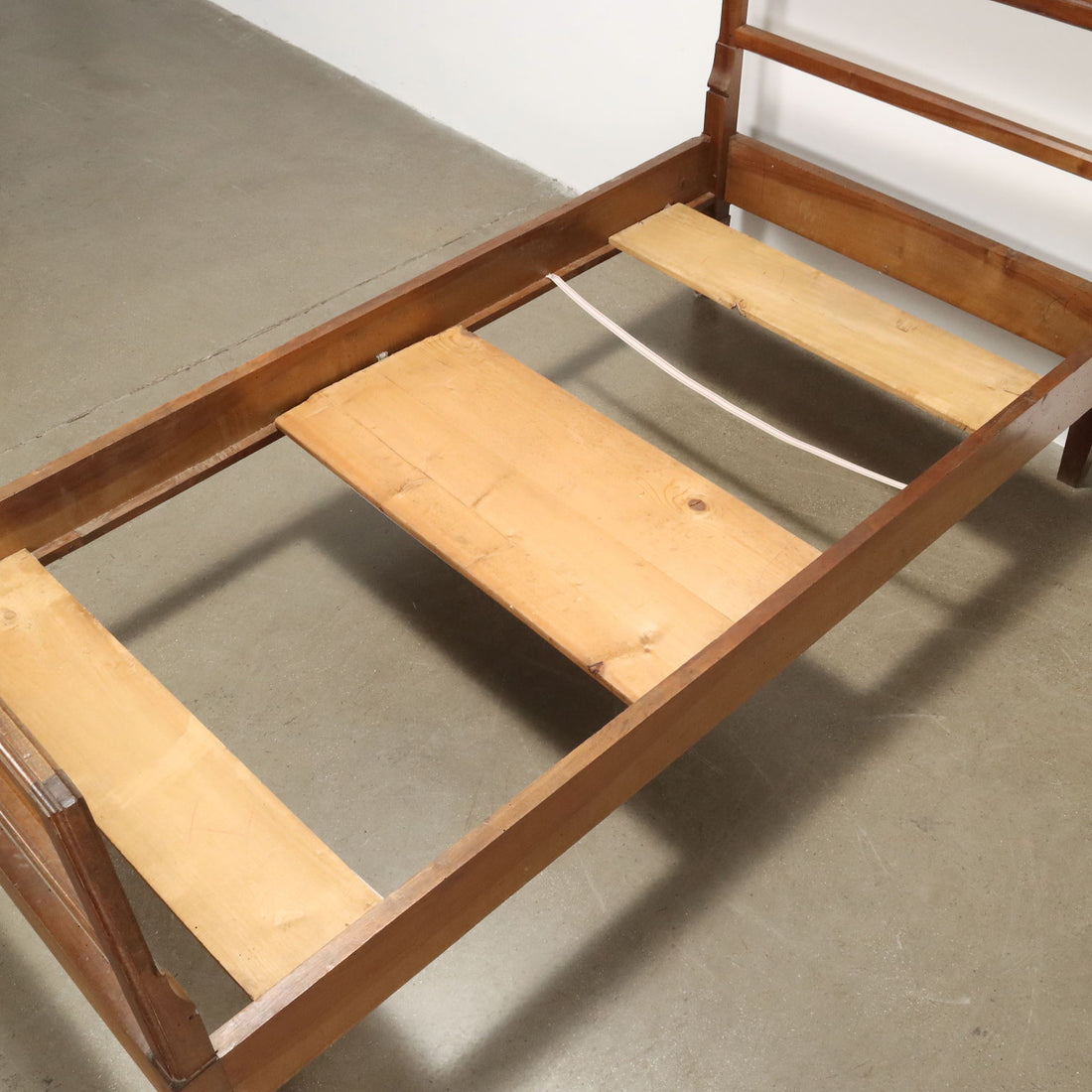  | Antiques  Beds & Headboards