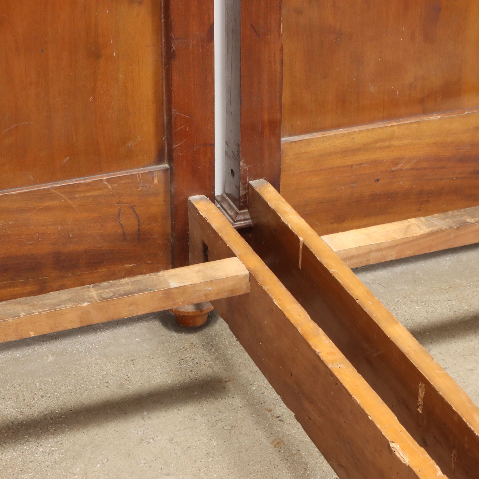  | Antiques  Beds & Headboards