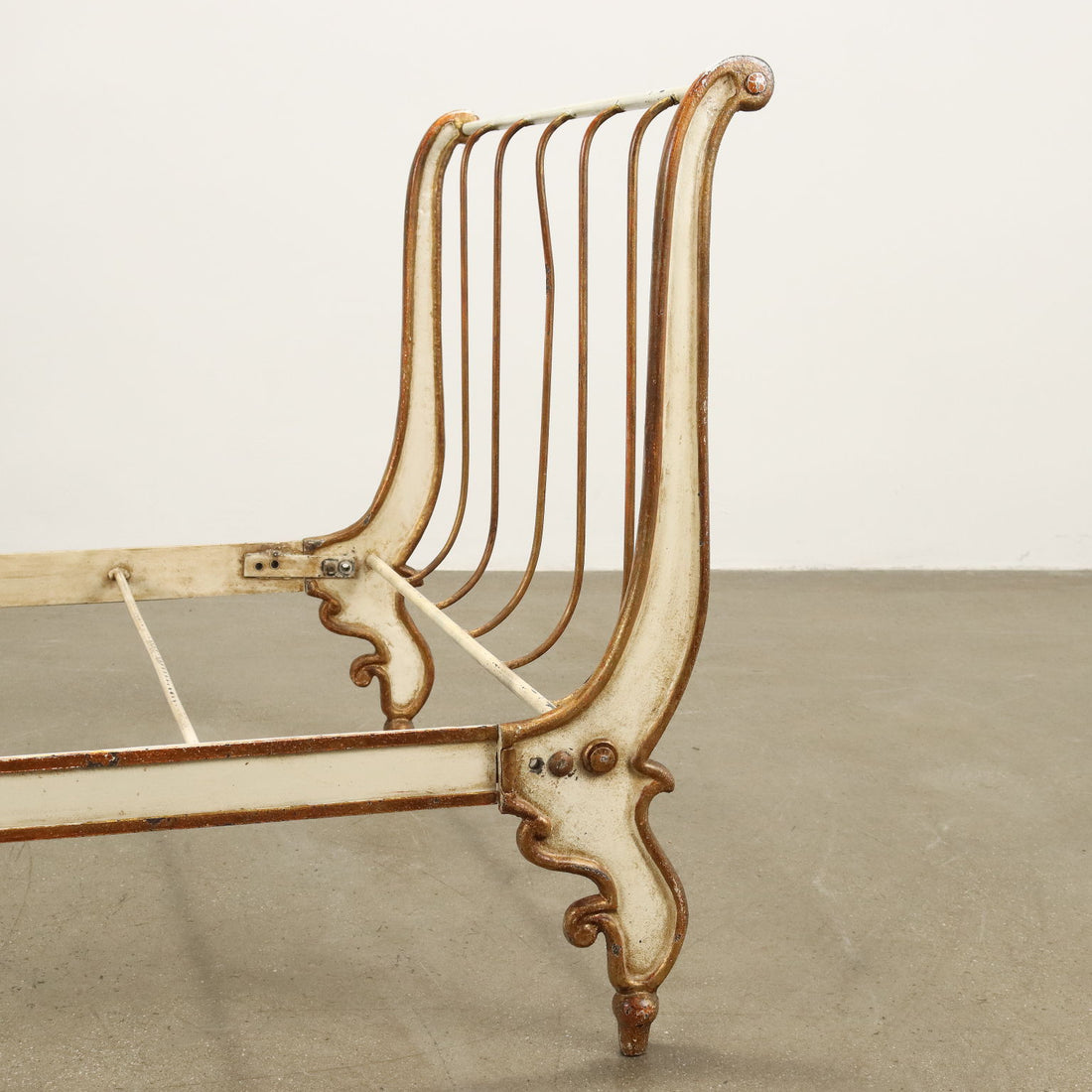  | Antiques  Beds & Headboards