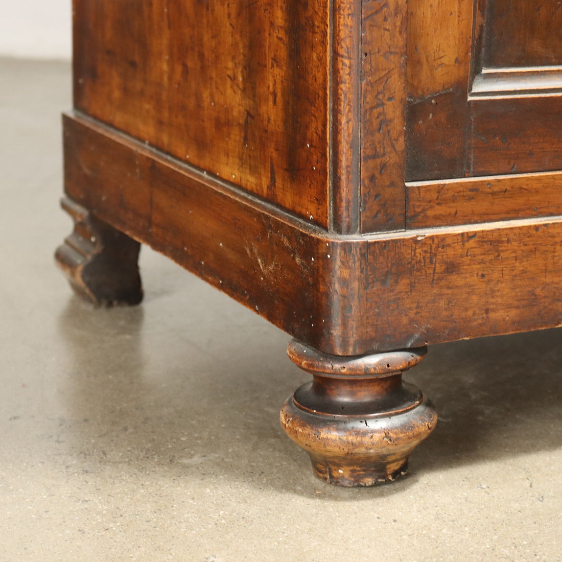  | Antiques  Bookcases & Showcases