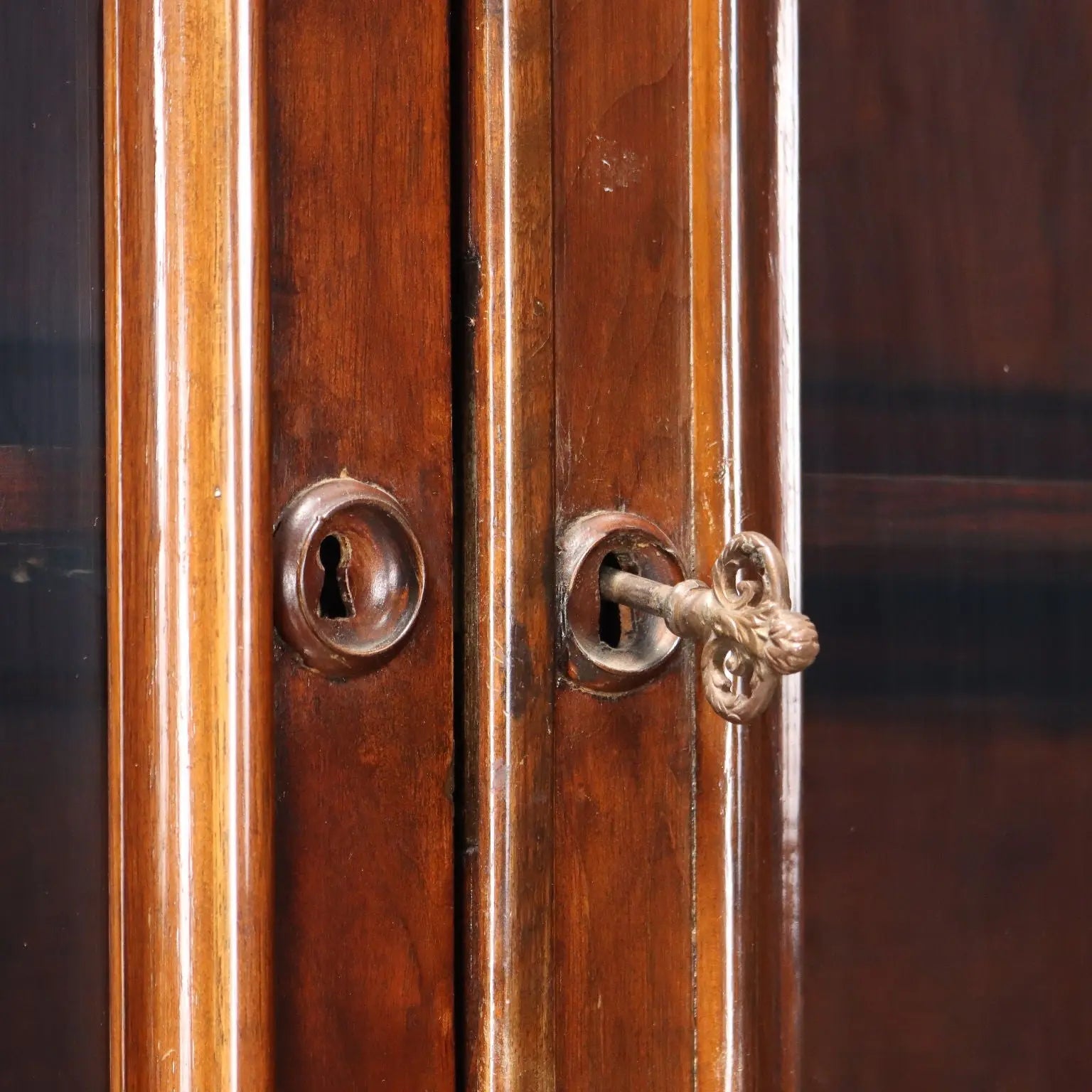 Antique Cupboard Umbertino Mahogany Italy XIX Century - Italy, Late XIX Century | Antiques | Cupboards