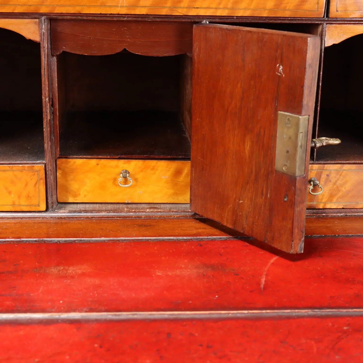 Antique Bookcase Neo-Gothic Style Mahogany XIX Century - England, Early XIX Century | Antiques | Bookcases & Showcases