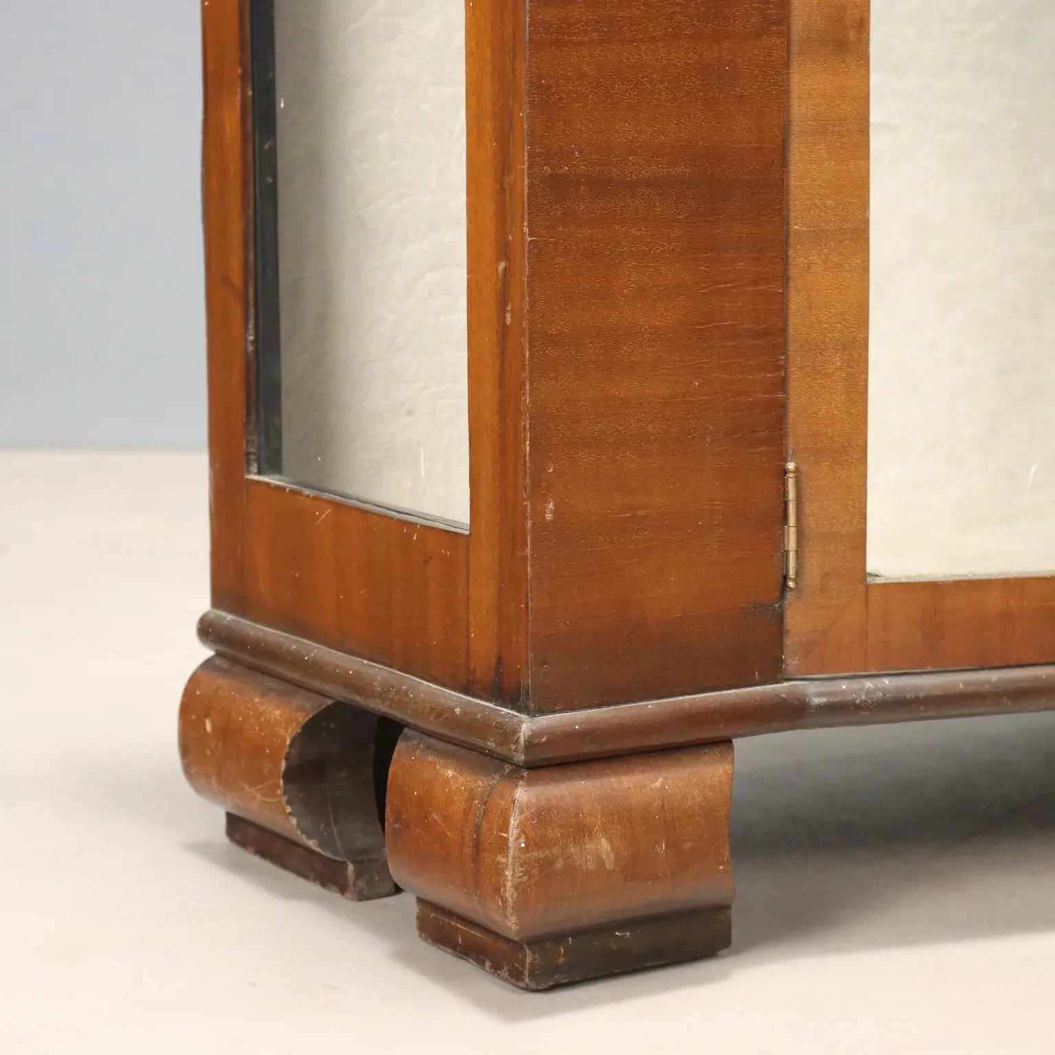 Antique Showcase Art Déco Mahogany Veneer Italy XX Century
