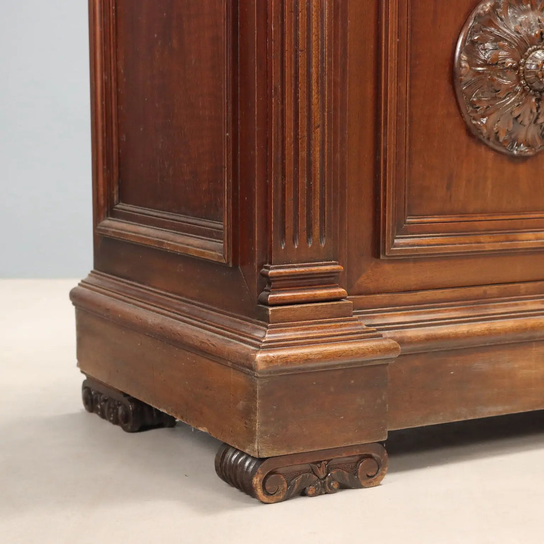 Antique Bookcase Neo-Renaissance Style Walnut Italy XX Century