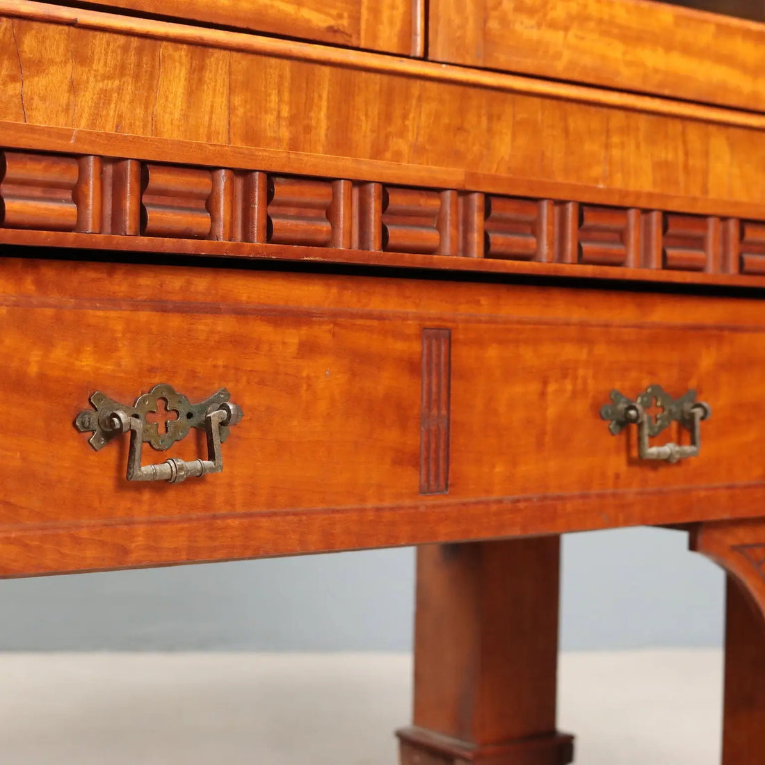 Antique Showcase Chinoiserie Style Citronnier United Kingdom '800