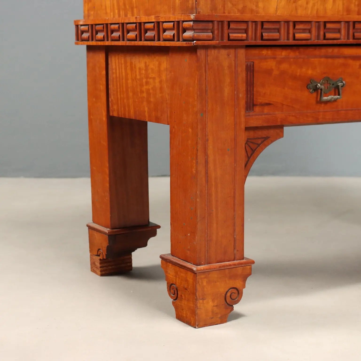 Antique Showcase Chinoiserie Style Citronnier United Kingdom '800