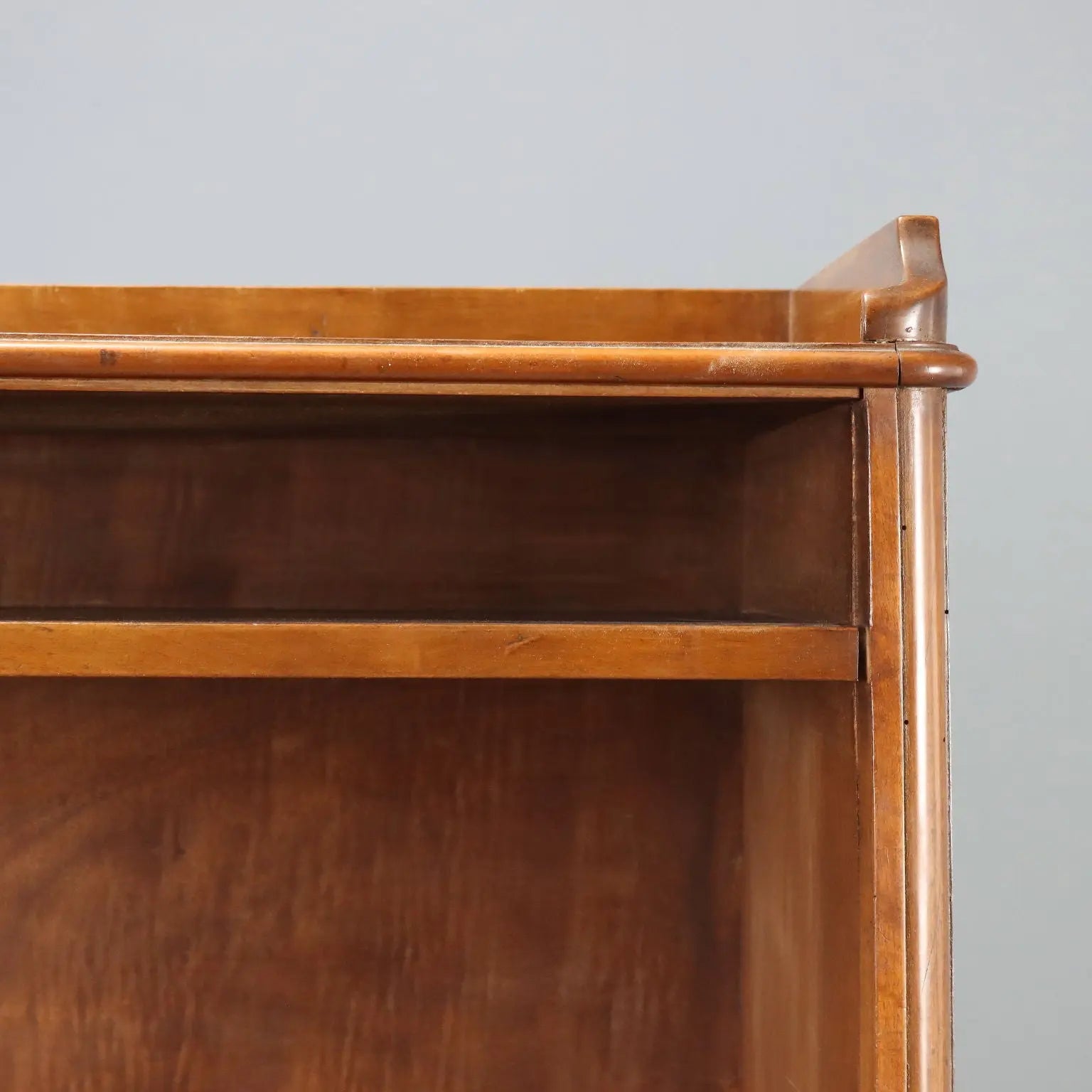 Open Walnut Bookcase - Italy 20th Century