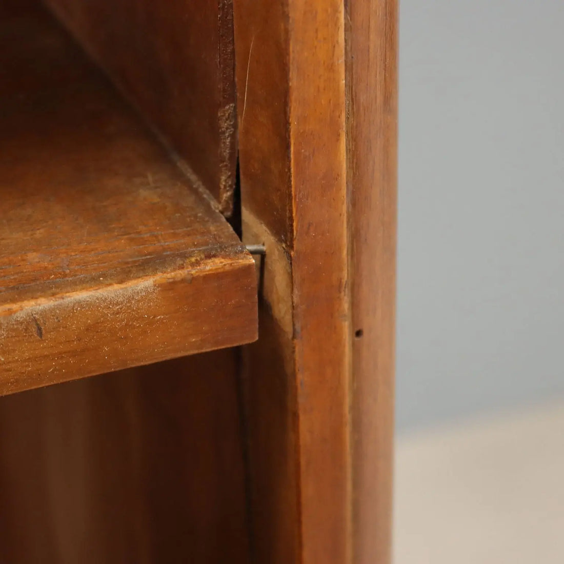 Open Walnut Bookcase - Italy 20th Century