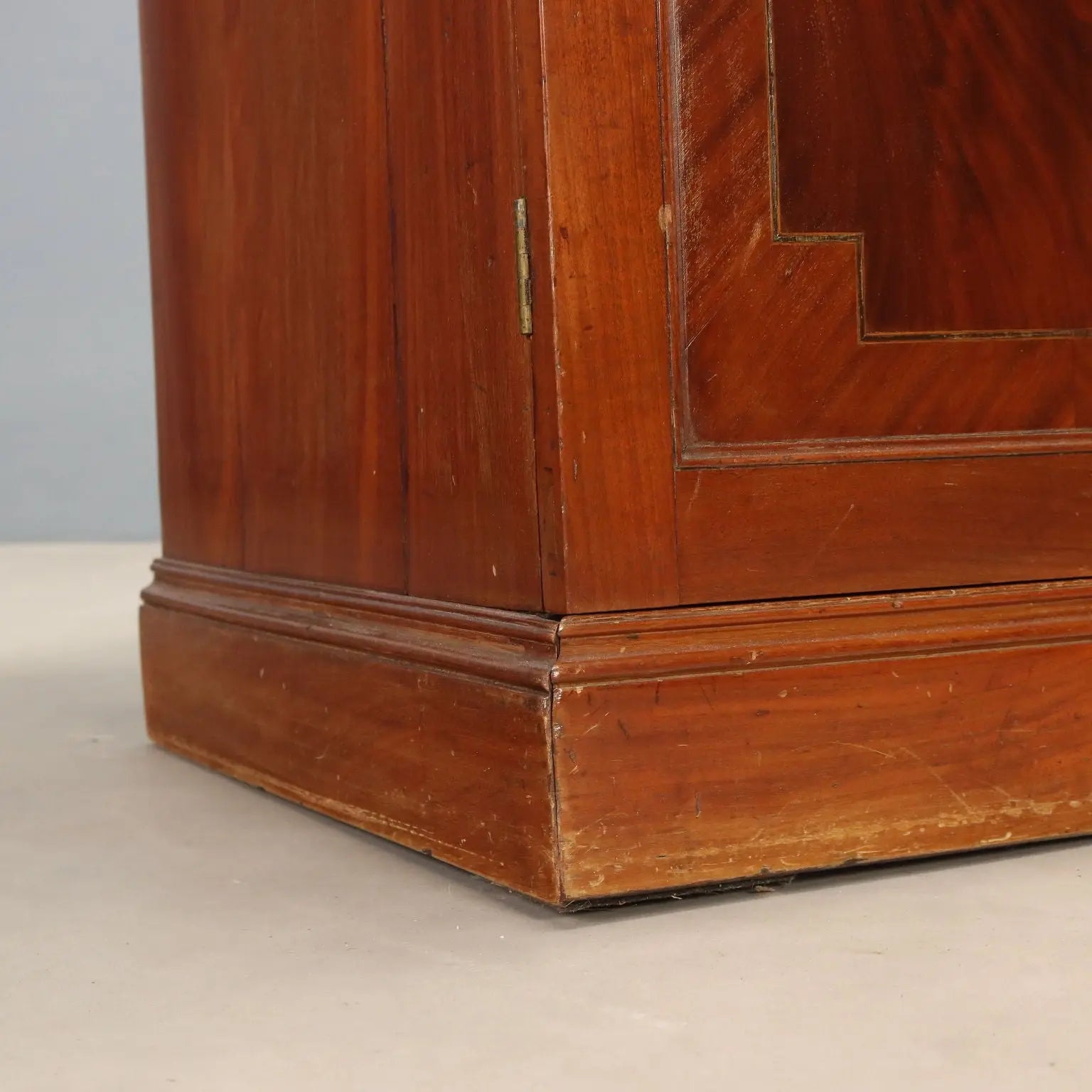 Antique Bookcase Mahogany Blown Glass England XX Century