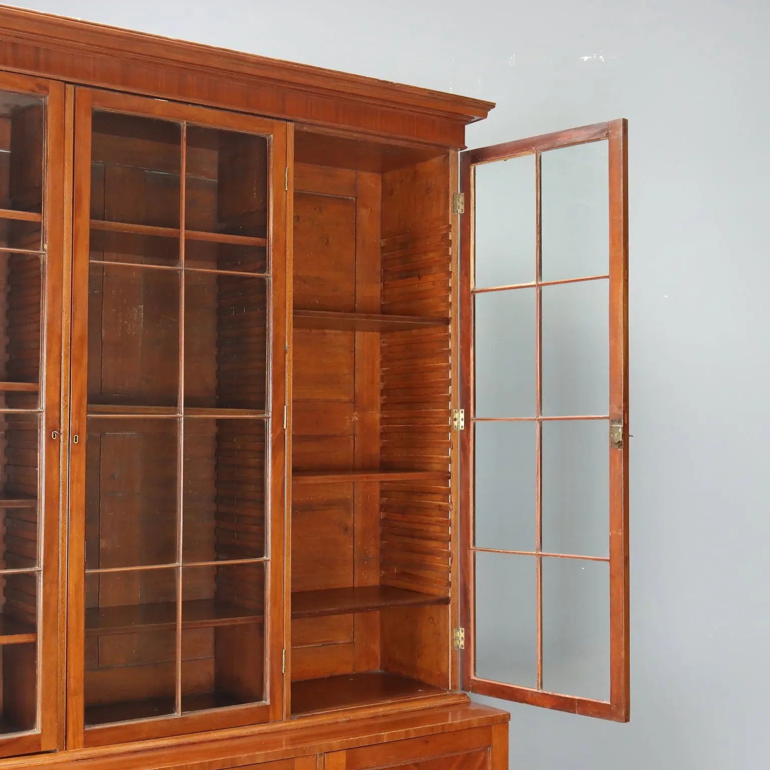 Antique Bookcase Mahogany Blown Glass England XX Century