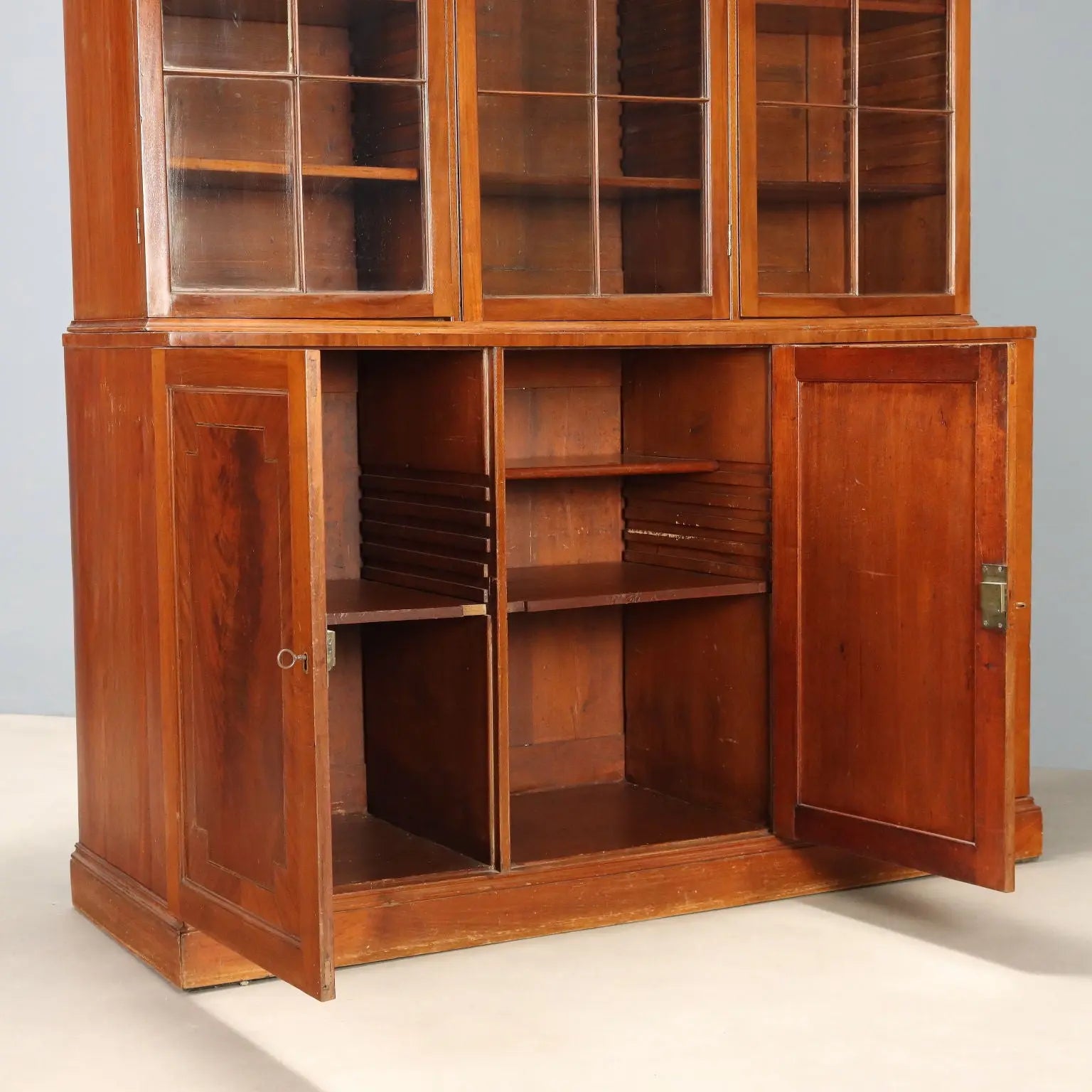 Antique Bookcase Mahogany Blown Glass England XX Century