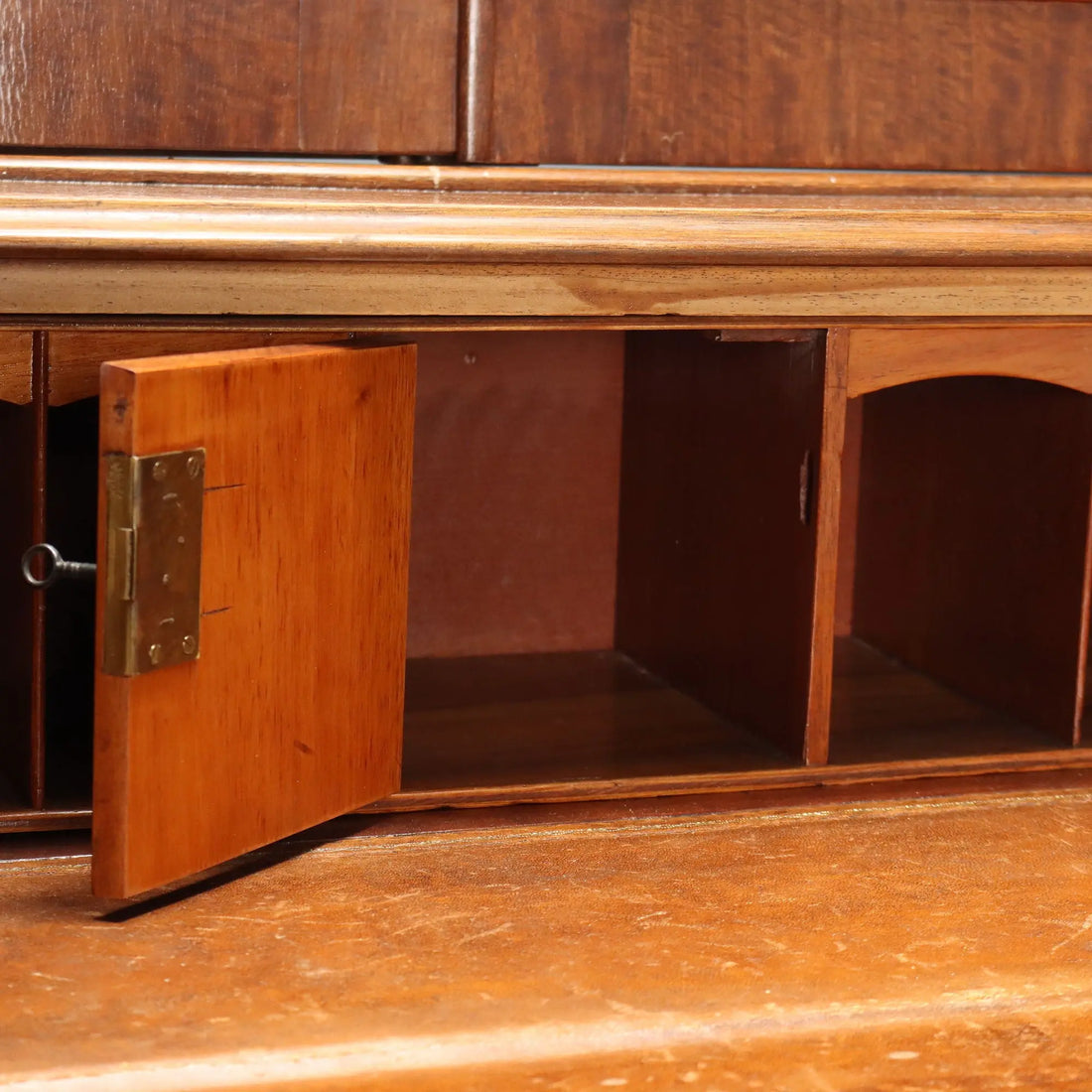 Antique Bookcase Mahogany Glass Leather United Kingdom '800
