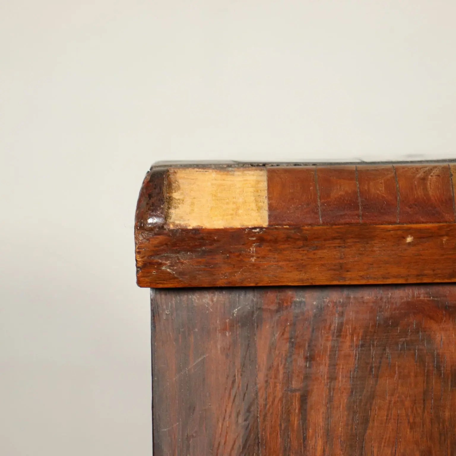 18th Century Piedmontese Desk in Bois de Violette
