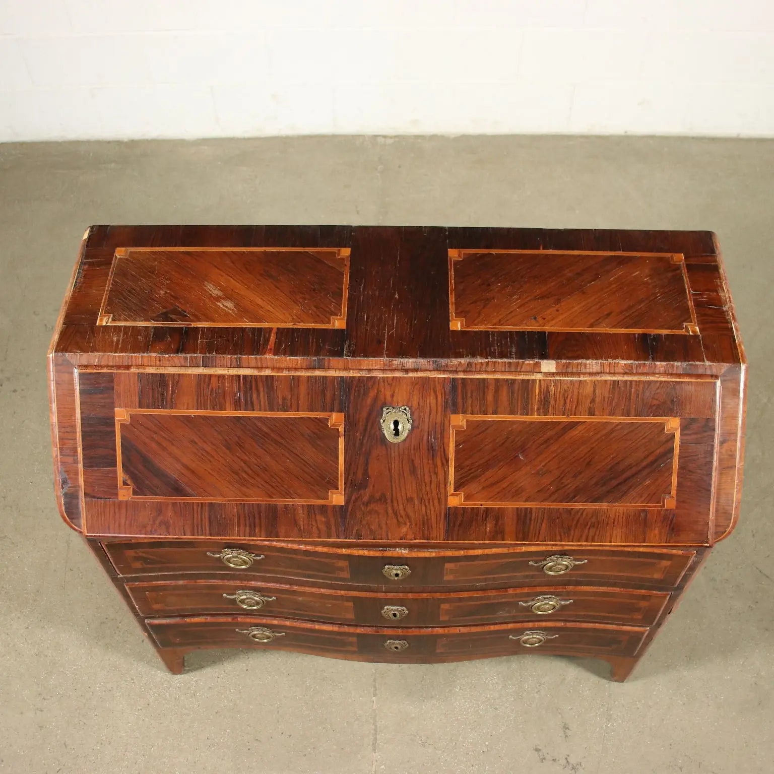 18th Century Piedmontese Desk in Bois de Violette