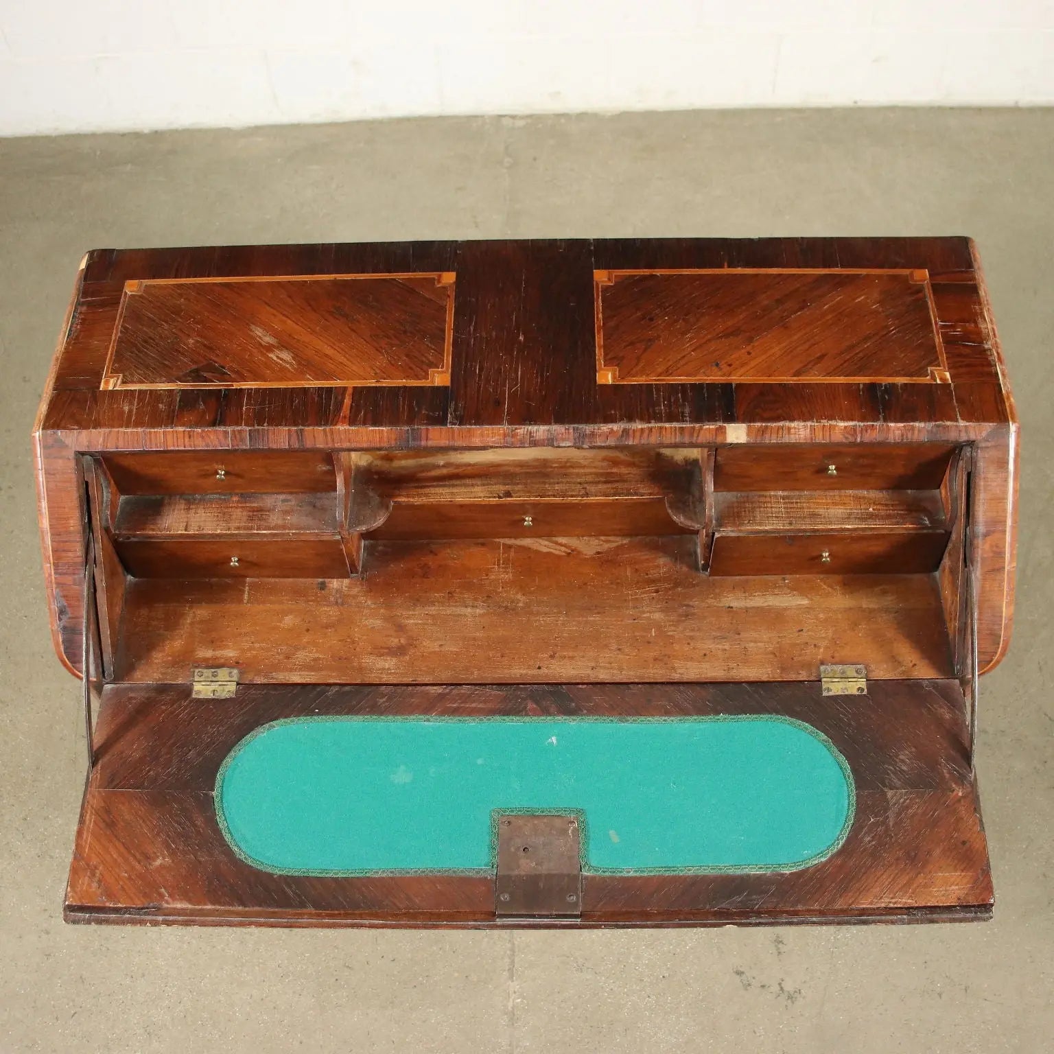 18th Century Piedmontese Desk in Bois de Violette