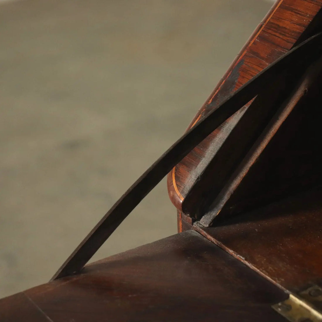 18th Century Piedmontese Desk in Bois de Violette