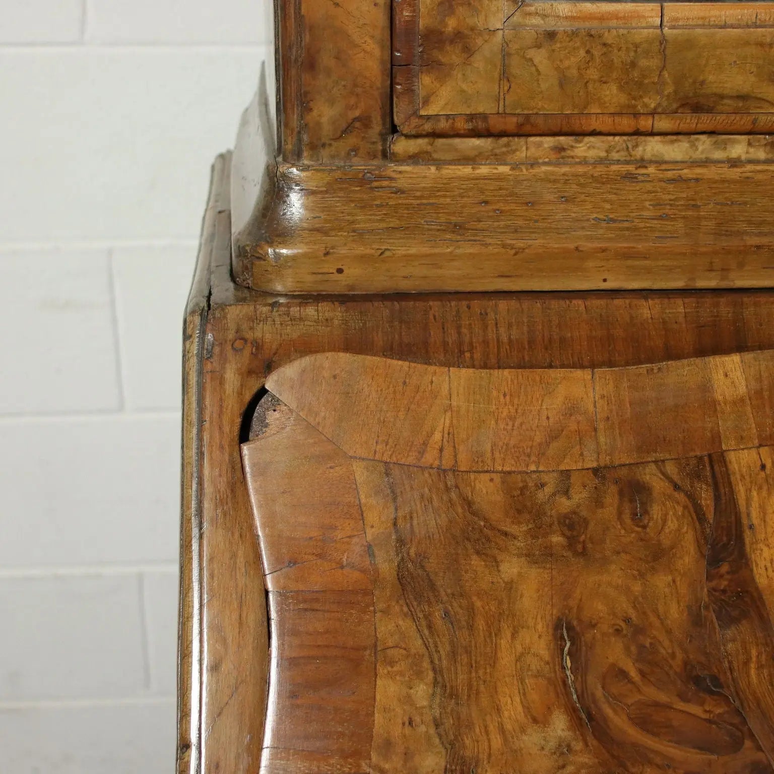 Barocchetto Trumeau Walnut Burl Veneer Mirror Italy 18th Century | Antiques | Drop-Leaf Secretaire & Secretaire