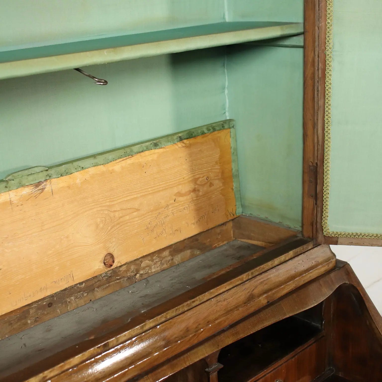 Barocchetto Trumeau Walnut Burl Veneer Mirror Italy 18th Century | Antiques | Drop-Leaf Secretaire & Secretaire