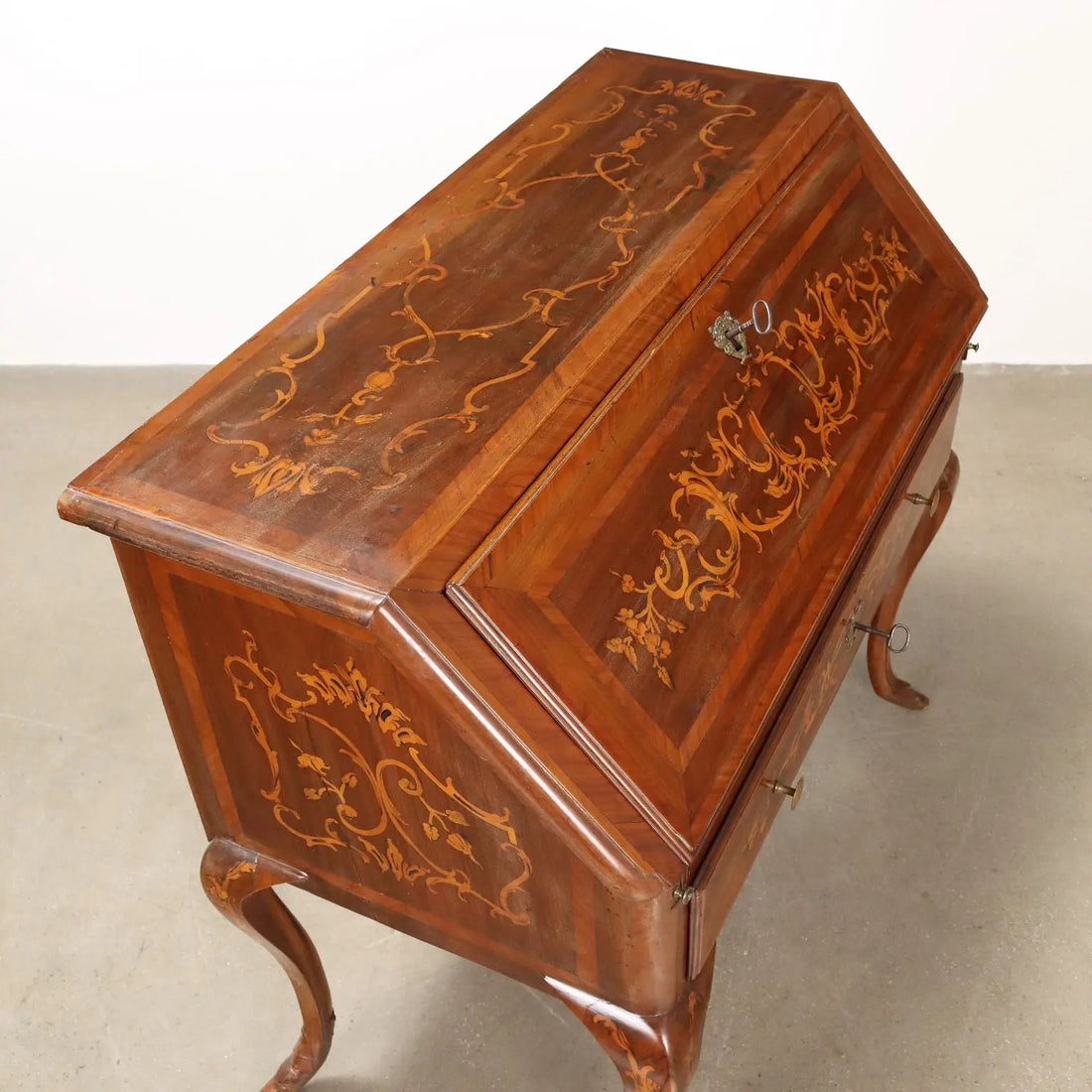 Piedmontese Drop-Front Desk in Walnut 18th Century