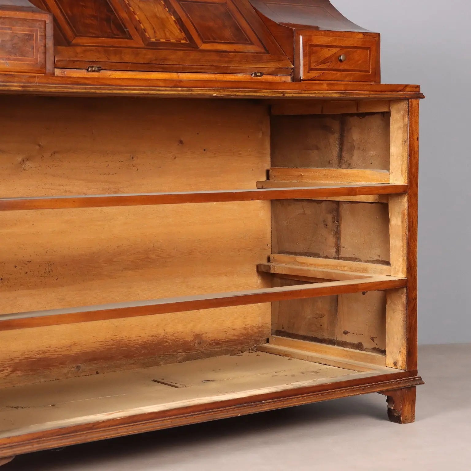 Walnut and Maple Bureau - Trentino 19th Century