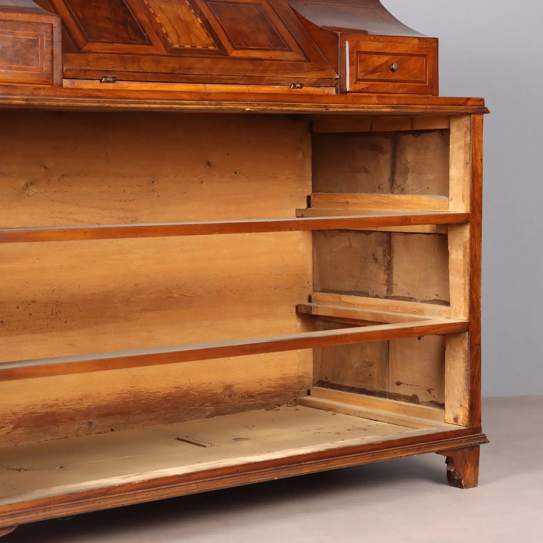 Walnut and Maple Bureau - Trentino 19th Century