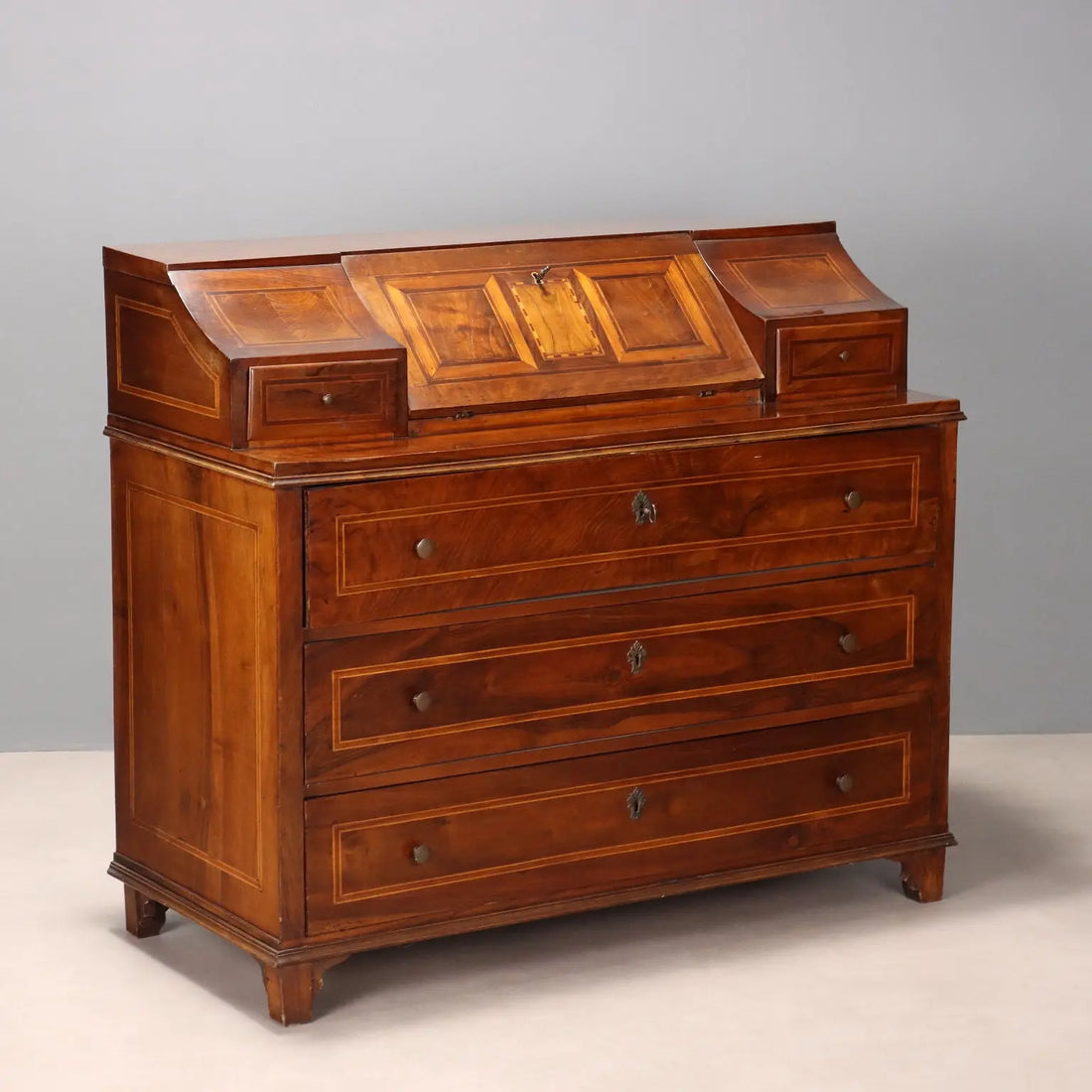 Walnut and Maple Bureau - Trentino 19th Century