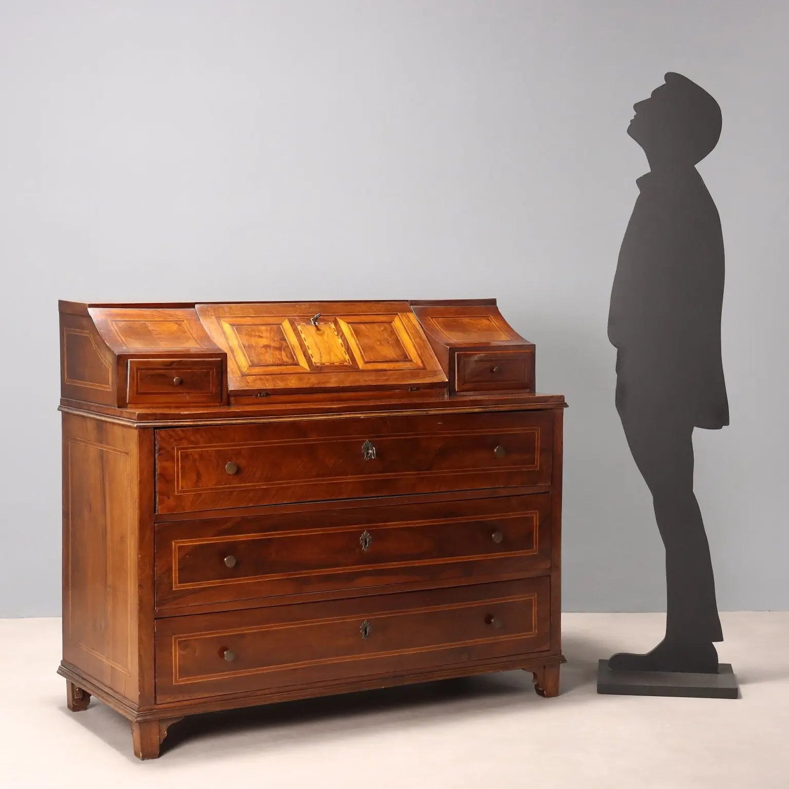 Walnut and Maple Bureau - Trentino 19th Century