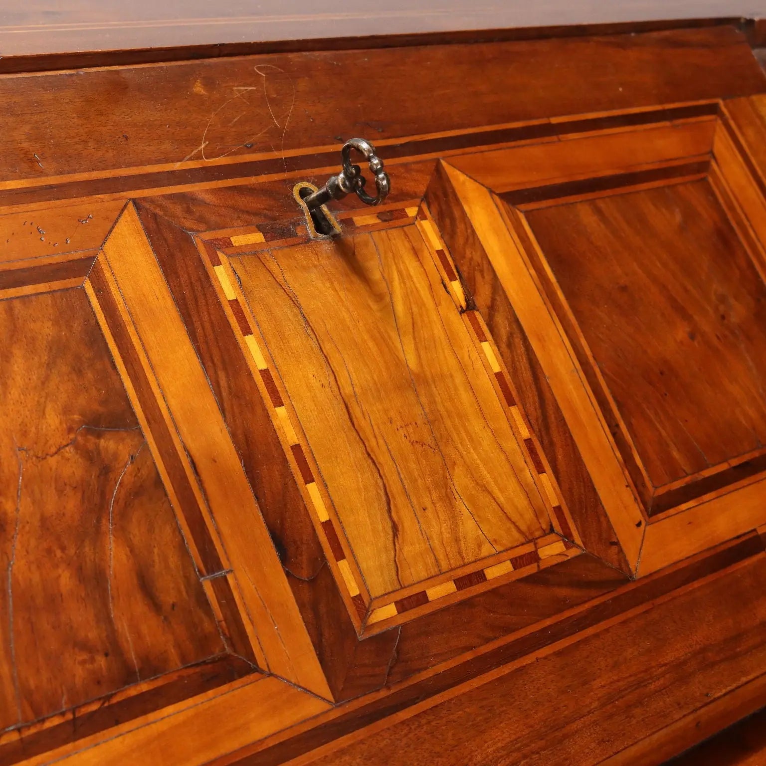Walnut and Maple Bureau - Trentino 19th Century