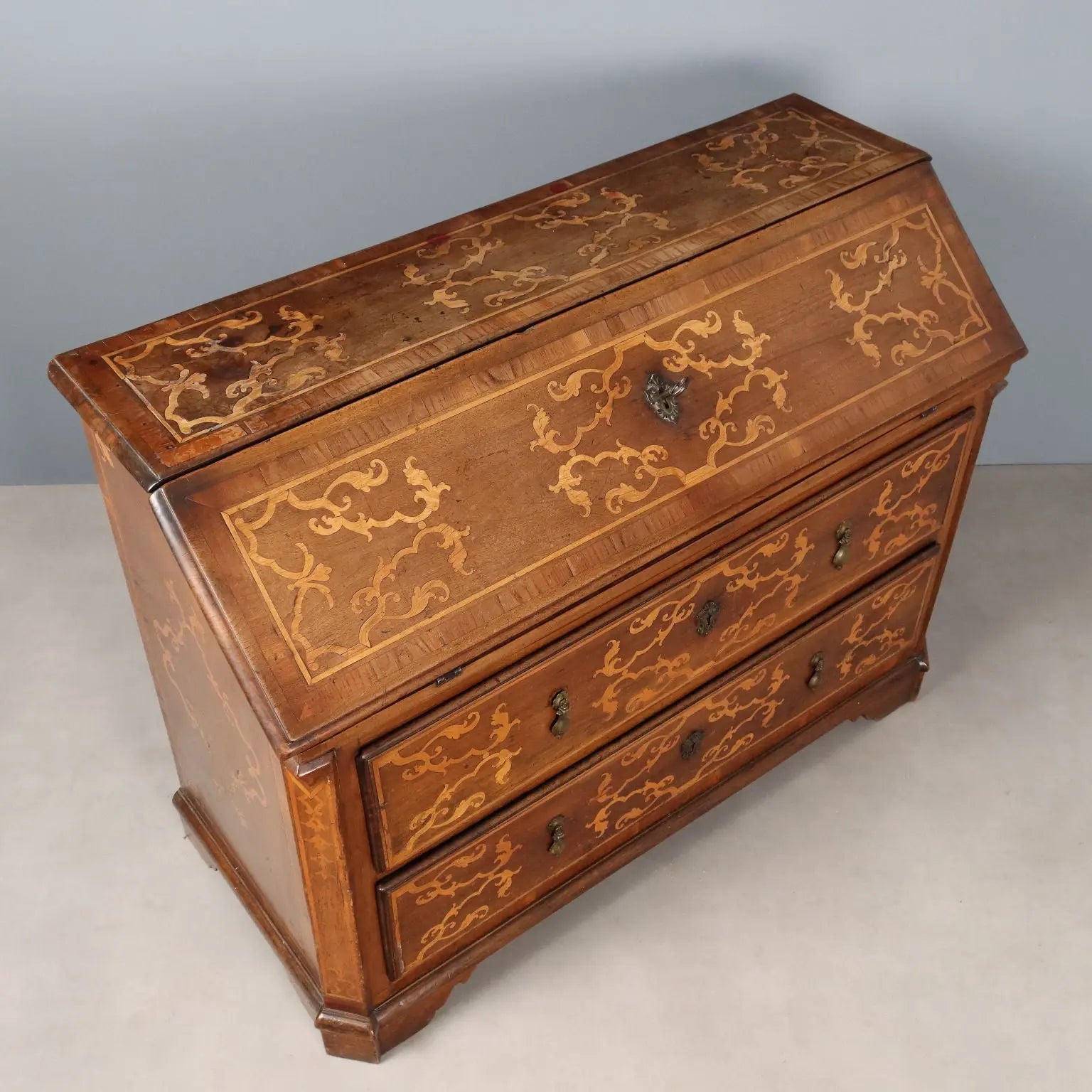 Antique Baroque Flap Cabinet Walnut Maple Italy XVIII Century - Piedmont, XVIII Century | Antiques | Drop-Leaf Secretaire & Secretaire